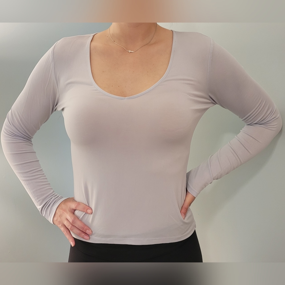 Me to We Essentials Shirt from Pac Sun in Size M. Soft Blue Gray.